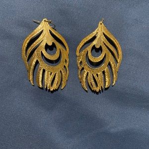 Kendra Scott feather earrings